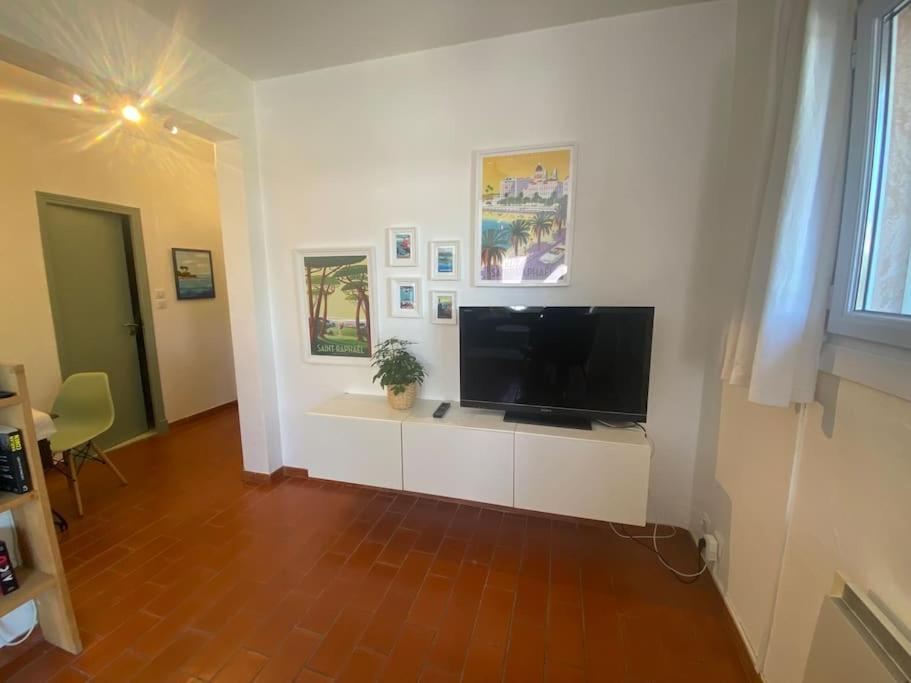 Simone, Appartement Maison, Quartier Calme, Grande Terrasse, Spa, Barbecue, 2 Chambres Fréjus Exterior photo