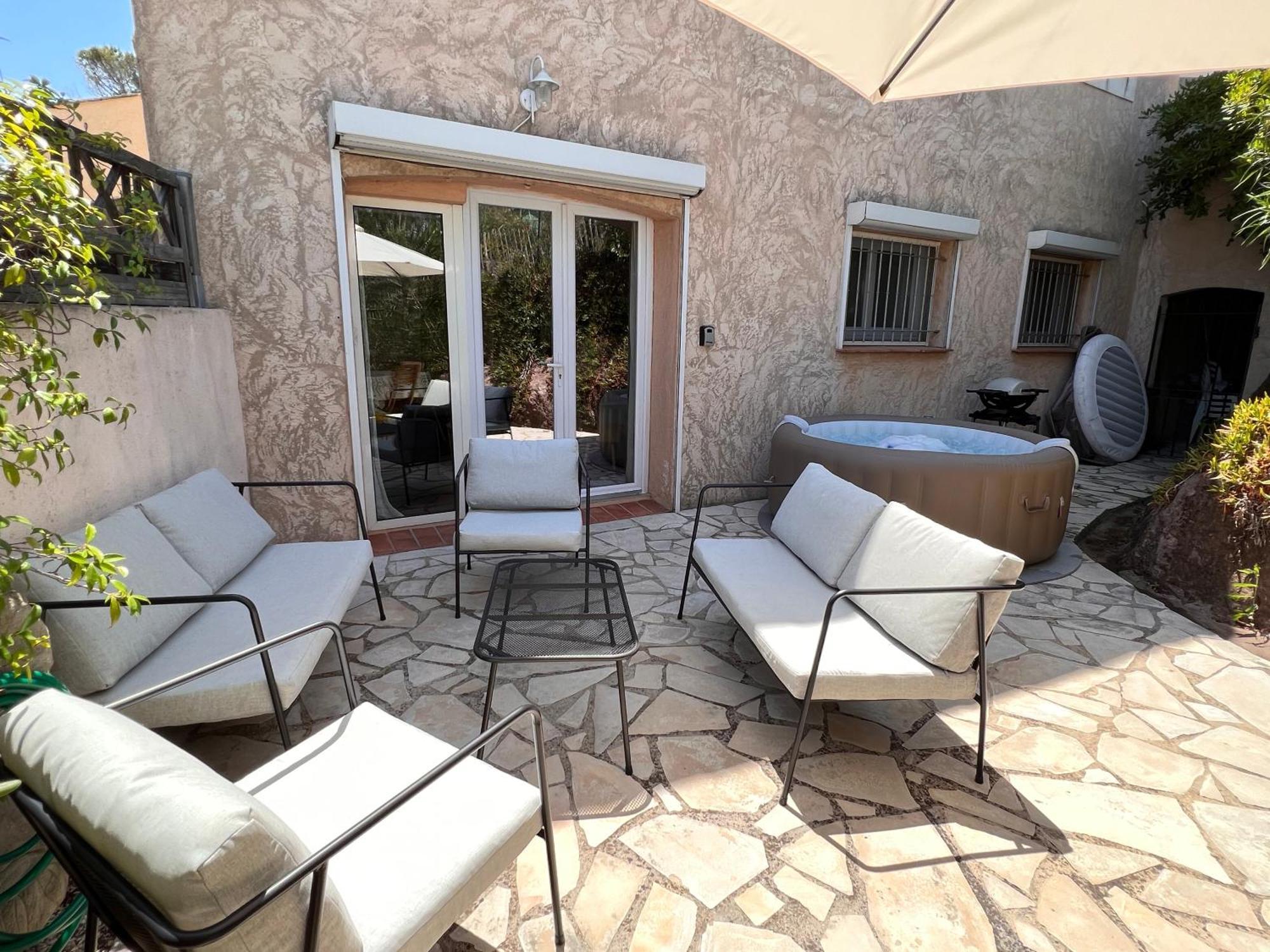 Simone, Appartement Maison, Quartier Calme, Grande Terrasse, Spa, Barbecue, 2 Chambres Fréjus Exterior photo